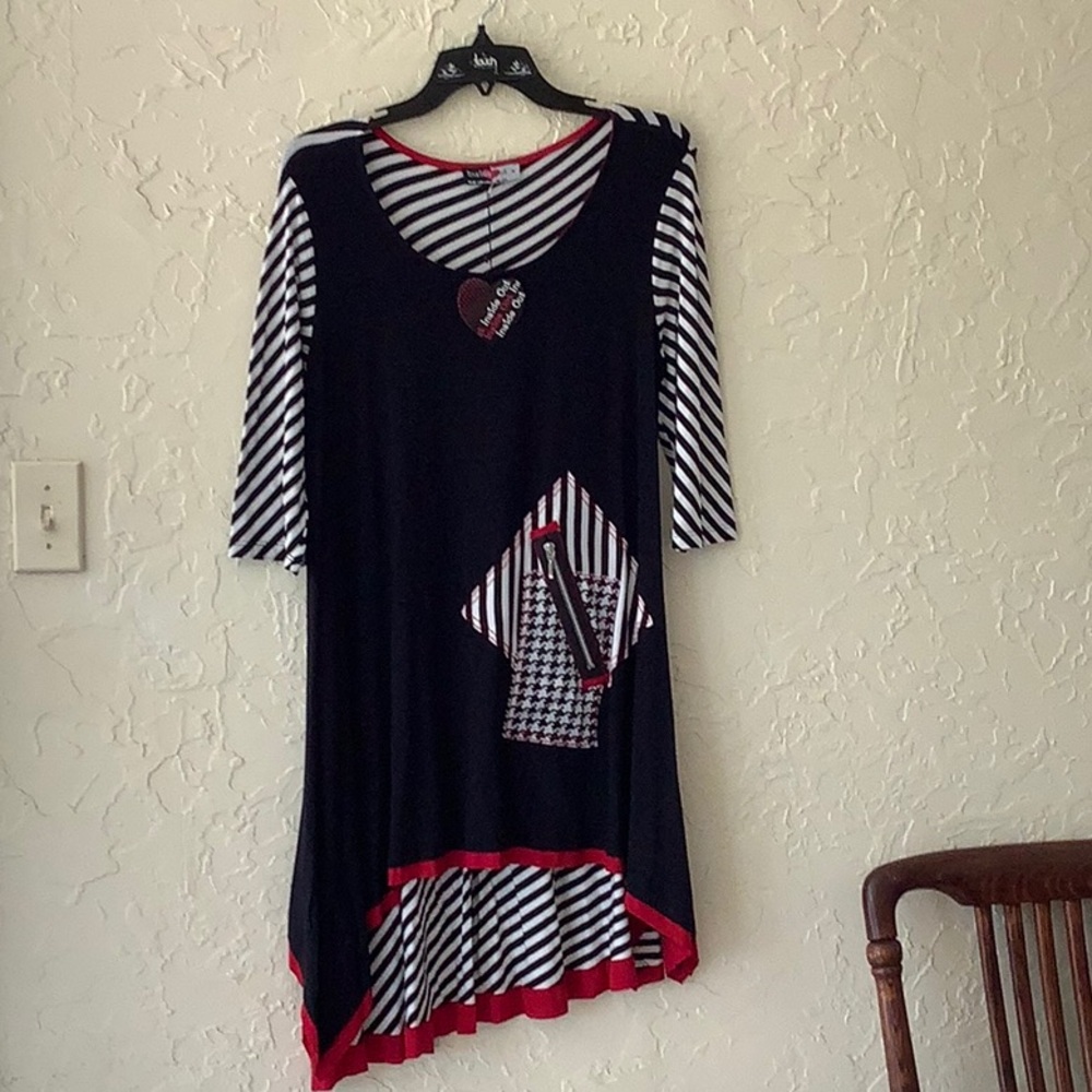 NEW Red Black and White Tunic